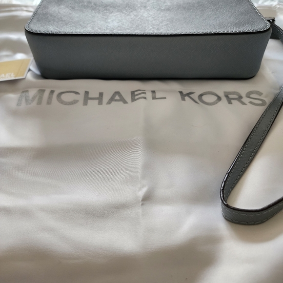 BNWT AUTHENTIC MICHAEL KORS  Ginny Leather Crossbody  with dust bag - Picture 15 of 16
